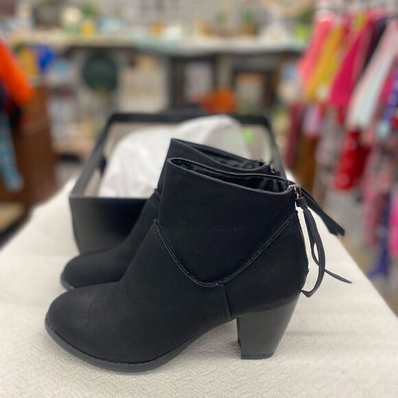 Sears Ladies 7.5 Black  heel Bootie - Picture 8 of 8